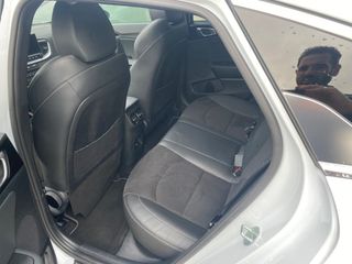 Voertuigafbeelding 8