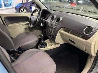 Voertuigafbeelding 8