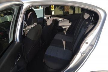 Voertuigafbeelding 12