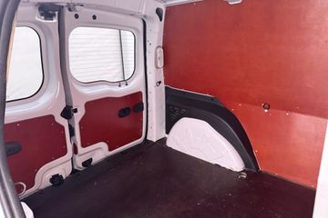 Voertuigafbeelding 12