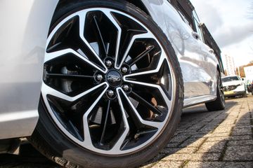 Voertuigafbeelding 12