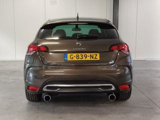 Voertuigafbeelding 12