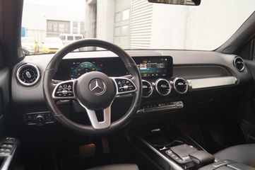 Voertuigafbeelding 9