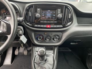 Voertuigafbeelding 12