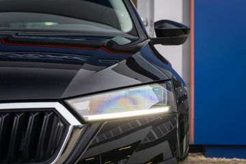 Voertuigafbeelding 8