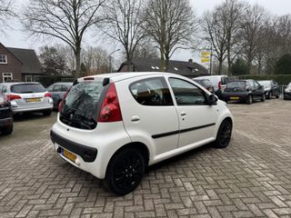 Voertuigafbeelding 11