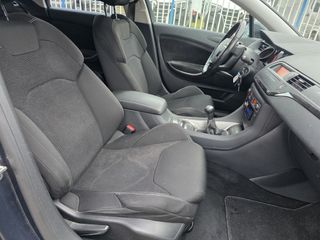 Voertuigafbeelding 10