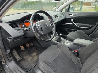 Voertuigafbeelding 12