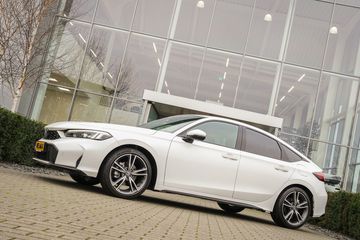 Voertuigafbeelding 12