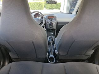 Voertuigafbeelding 10