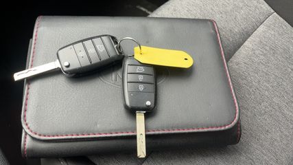 Voertuigafbeelding 12