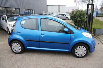 Voertuigafbeelding 3