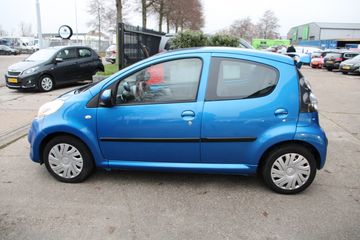 Voertuigafbeelding 6