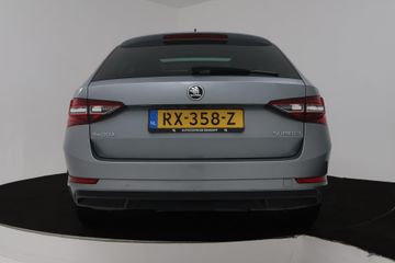 Voertuigafbeelding 8