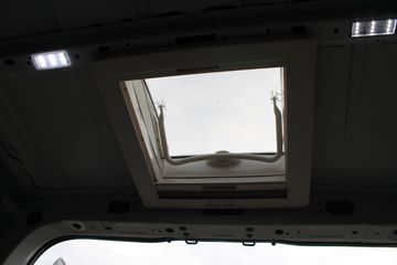 Voertuigafbeelding 14