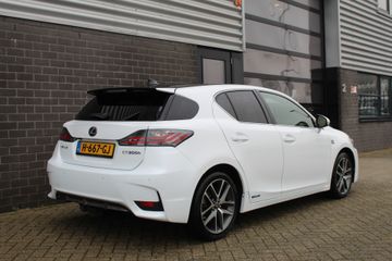 Voertuigafbeelding 4