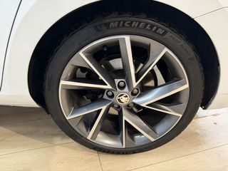 Voertuigafbeelding 42