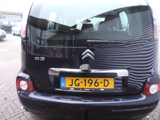 Voertuigafbeelding 8