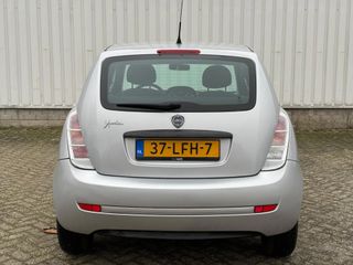 Voertuigafbeelding 5