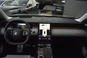 Voertuigafbeelding 11