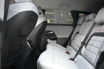 Voertuigafbeelding 9