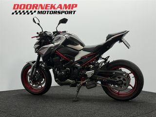 Voertuigafbeelding 8