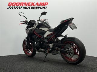 Voertuigafbeelding 9