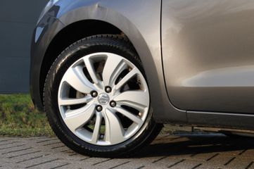 Voertuigafbeelding 3