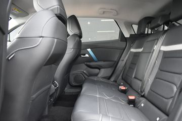 Voertuigafbeelding 9