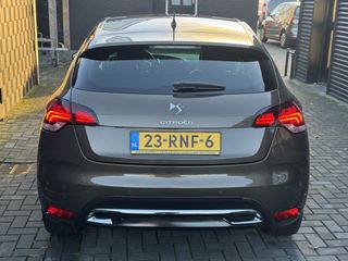 Voertuigafbeelding 3