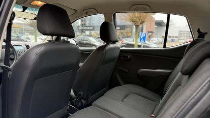 Voertuigafbeelding 17