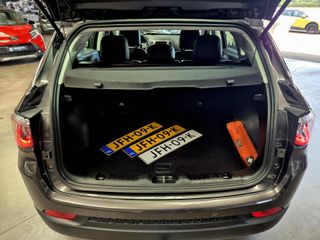 Voertuigafbeelding 9