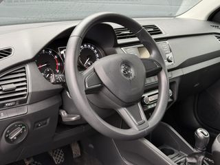 Voertuigafbeelding 6