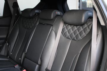 Voertuigafbeelding 12