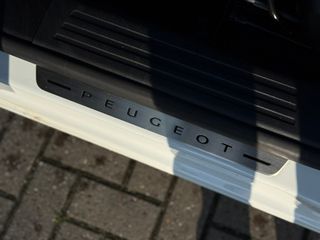 Voertuigafbeelding 12