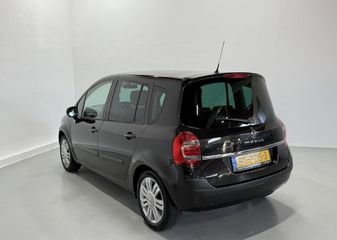 Voertuigafbeelding 3