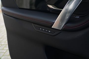 Voertuigafbeelding 12