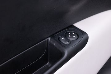 Voertuigafbeelding 6