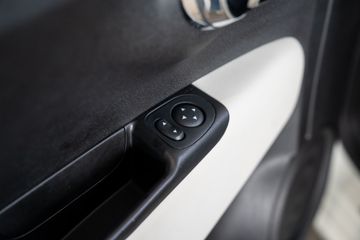 Voertuigafbeelding 13