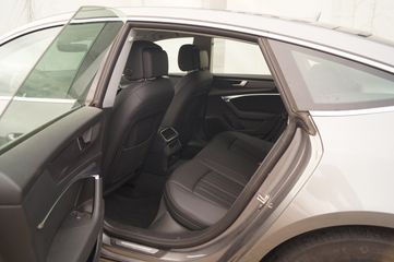 Voertuigafbeelding 7