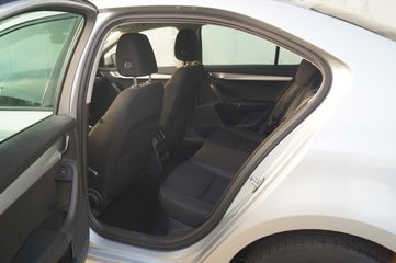 Voertuigafbeelding 7