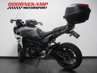 Voertuigafbeelding 4