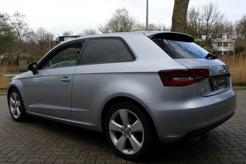 Voertuigafbeelding 3