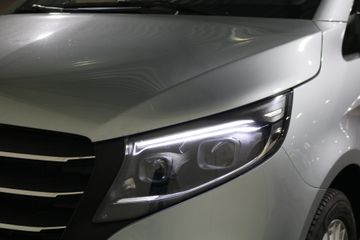 Voertuigafbeelding 13