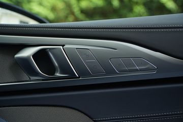 Voertuigafbeelding 8