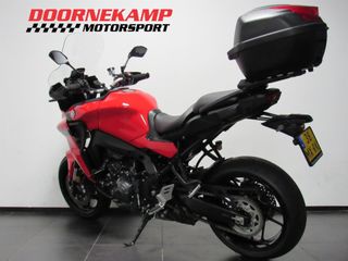 Voertuigafbeelding 4