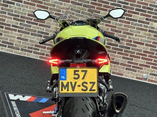 Voertuigafbeelding 6