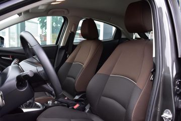 Voertuigafbeelding 6