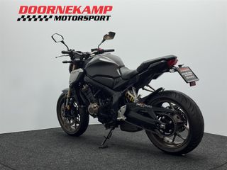 Voertuigafbeelding 10