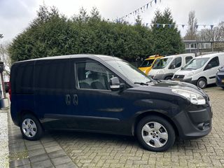 Voertuigafbeelding 4